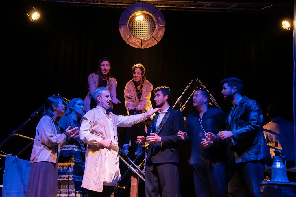 Ayaktakımı Arasında Müzikali - görsel 16